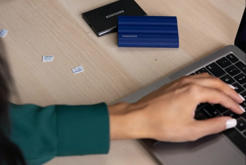 Usando um SSD (Unidade de Estado Sólido)