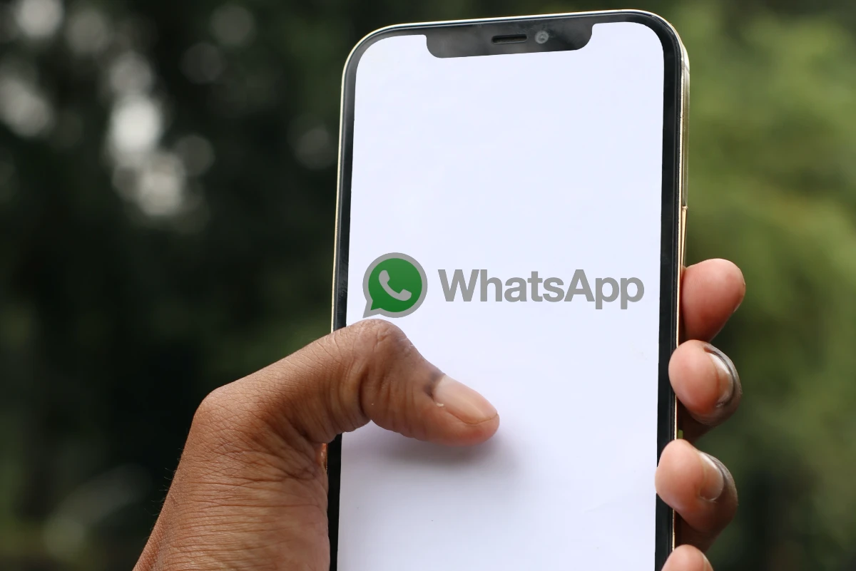 iPhone: como usar figurinhas do WhatsApp?